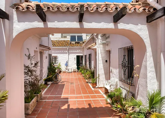 3095 Elegant Beachside In Puerto Banus 公寓 马尔韦利亚