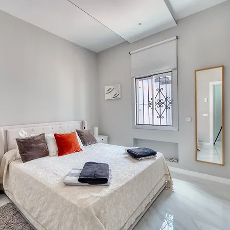 아파트 3095 Elegant Beachside In Puerto Banus 마르베야