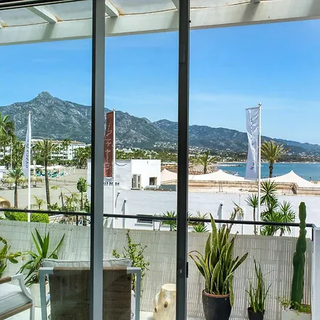 3095 Elegant Beachside In Puerto Banus *
